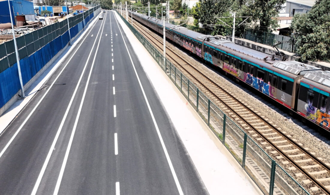 Kocaeli Büyükşehir Belediyesi, kent genelinde sürdürdüğü ulaşım yatırımlarıyla vatandaşlara daha