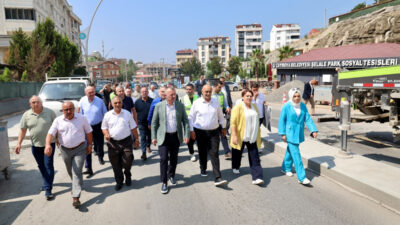 Çayırova’da ulaşım konforunu artıracak projeleri sahada inceleyen Kocaeli Büyükşehir Belediye