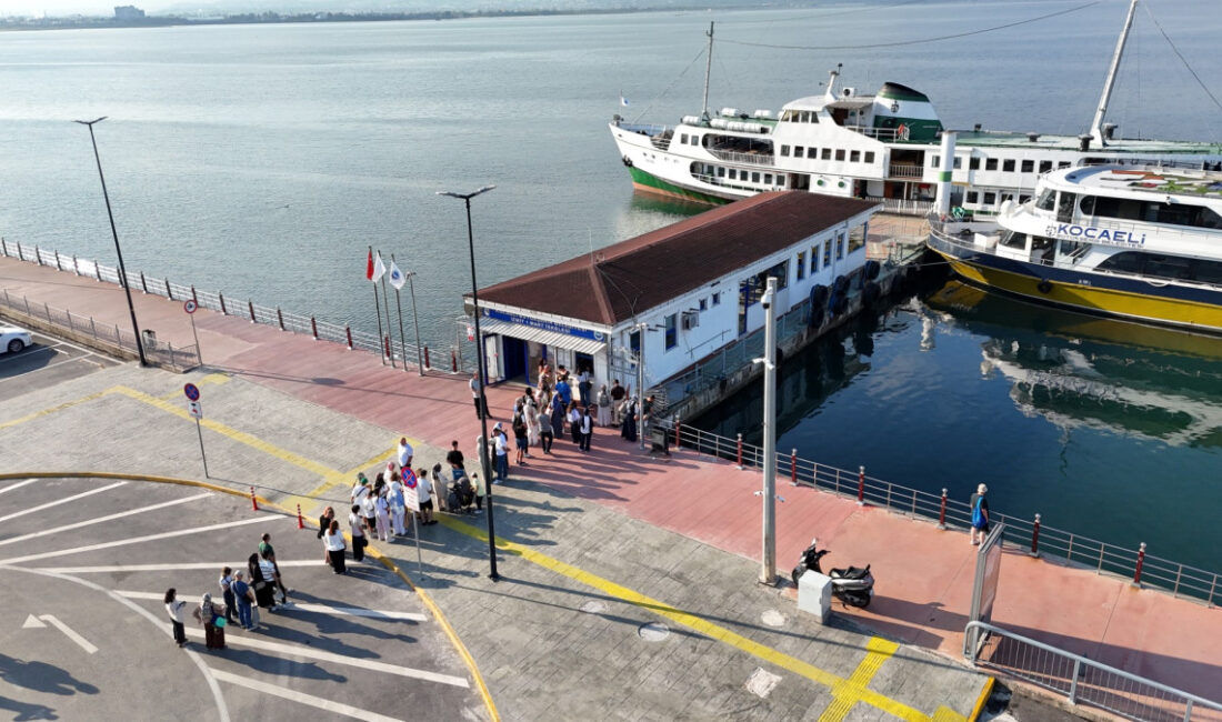 Kocaeli Büyükşehir Belediyesi’nin yaz sezonu boyunca düzenlediği “Büyükada’ya Yolculuk” seferleri