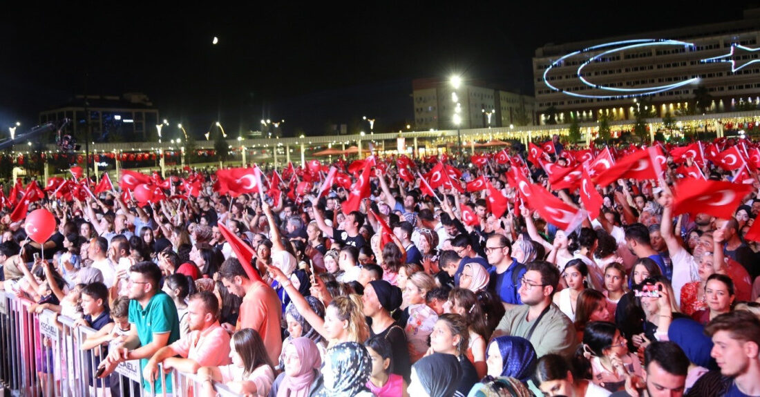 Kocaeli Büyükşehir Belediyesi, Büyük Taarruz’un 104. yıl dönümünü çifte konserle