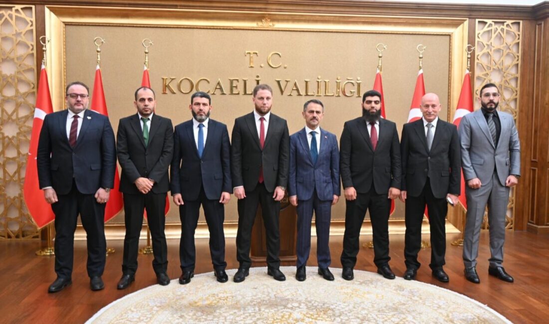 Suriye Hama Valisi Abdurrahman Es-Seheyen, beraberindeki heyetle birlikte Kocaeli Valisi