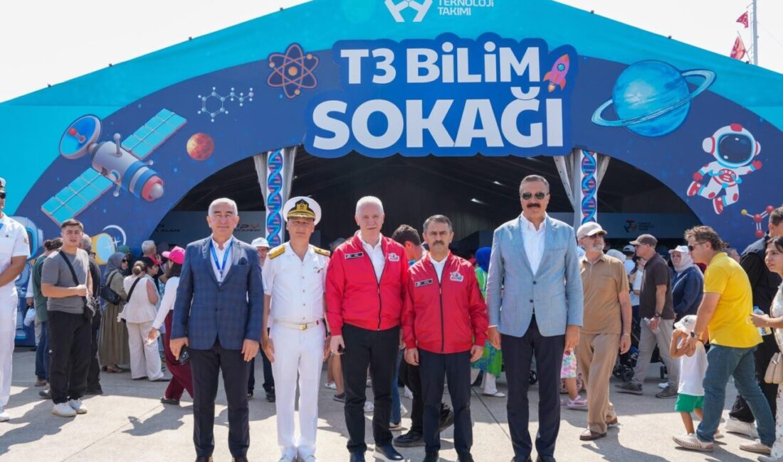 Kocaeli Valisi İlhami Aktaş ile İstanbul Valisi Davut Gül, Gölcük