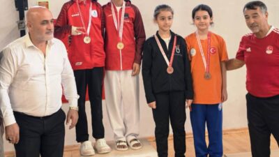 Kocaeli Karate Şampiyonası’na katılan Körfez Gençlerbirliği Spor Kulübü turnuvada adeta