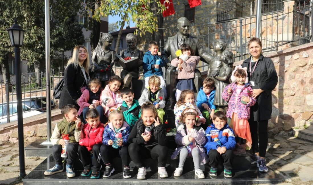 Büyük Taarruz’un 100. yılında kapılarını açan İzmit Belediyesi Atatürk ve