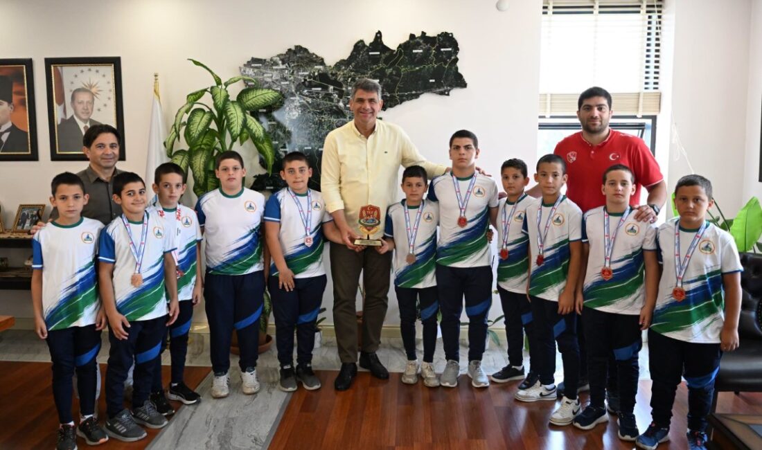 Kartepe Belediyespor Güreş Takımı'nın Ankara'da düzenlenen Minikler Güreş Türkiye Şampiyonası'nda
