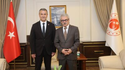 İzmit Belediyesi Başkanvekili Lütfü Obuz, İzmit Kaymakamı Yusuf Ziya Çelikkaya’yı