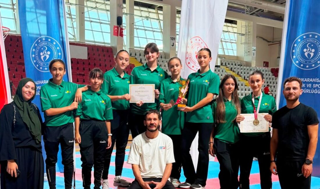 Kocaeli İl Karma Karate Kız Takımı Genel Klasmanda Türkiye üçüncüsü