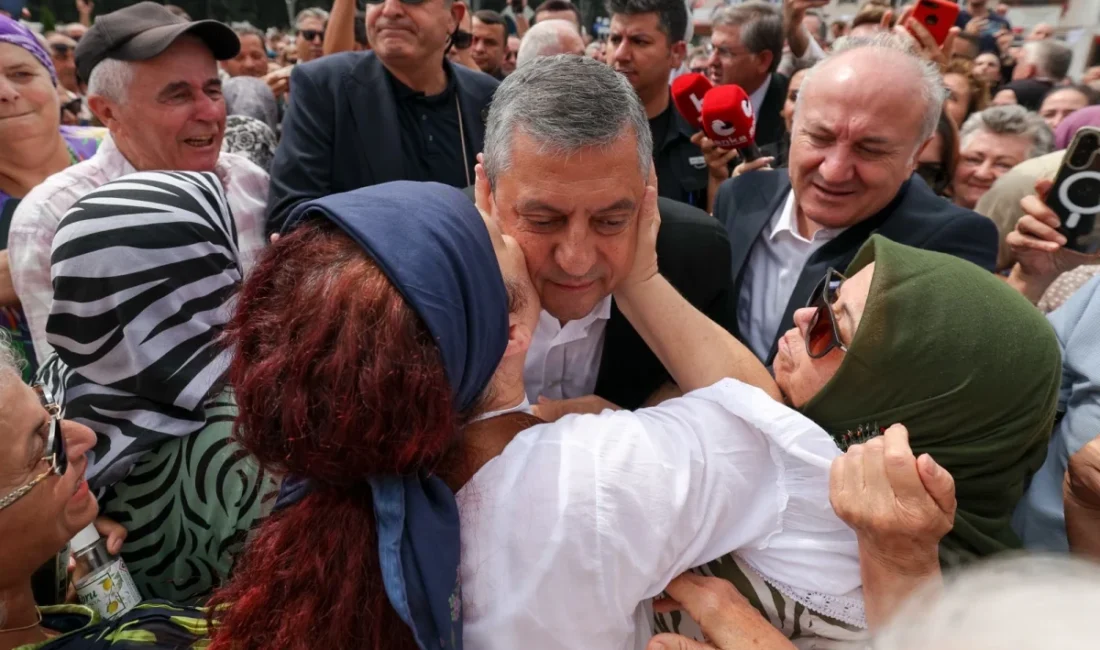 Kocaeli programını Karamürsel ziyaretiyle sürdüren CHP Genel Başkanı Özgür Özel,