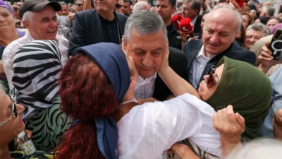 Kocaeli programını Karamürsel ziyaretiyle sürdüren CHP Genel Başkanı Özgür Özel,