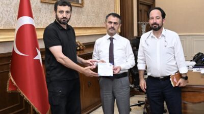 İHH Kocaeli Şube Başkanı İsmail Yeşildal ve İHH Yetim Koordinatörü