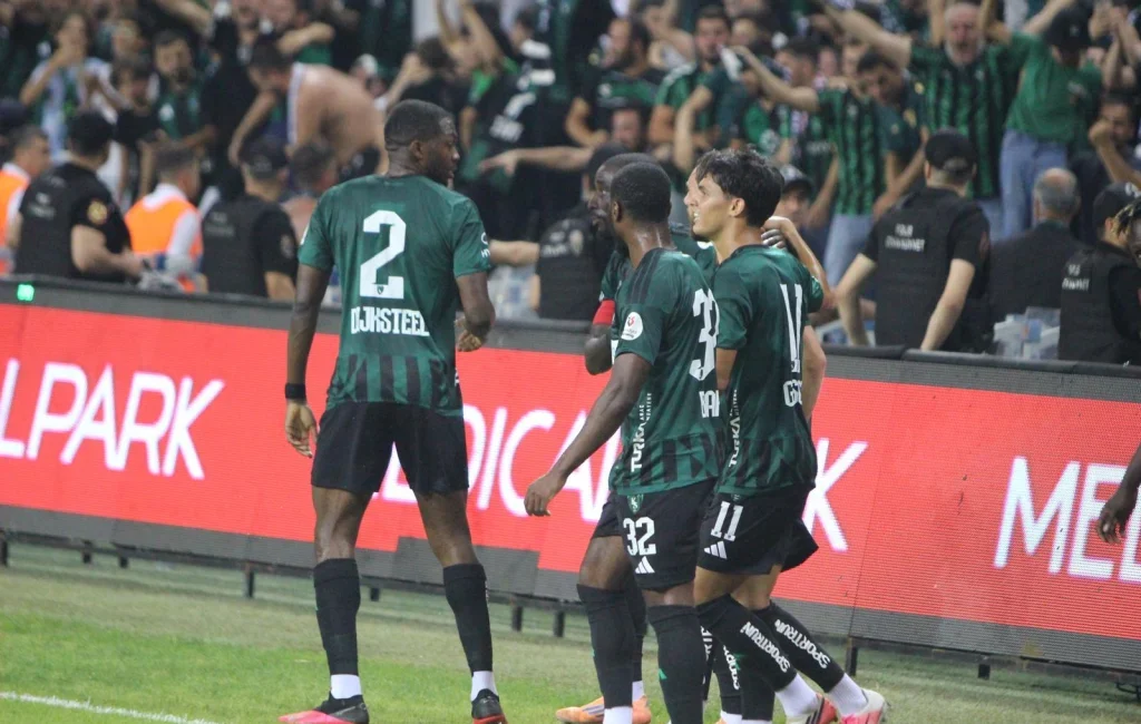 Trendyol Süper Lig’in 2. haftasında sahasında Amedspor’u konuk eden Kocaelispor,