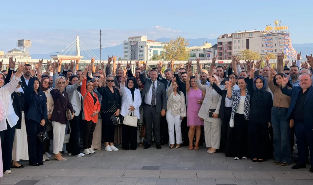 MHP Kocaeli İl Başkanı Enes Emengen, mazbatasını alarak görevine resmen