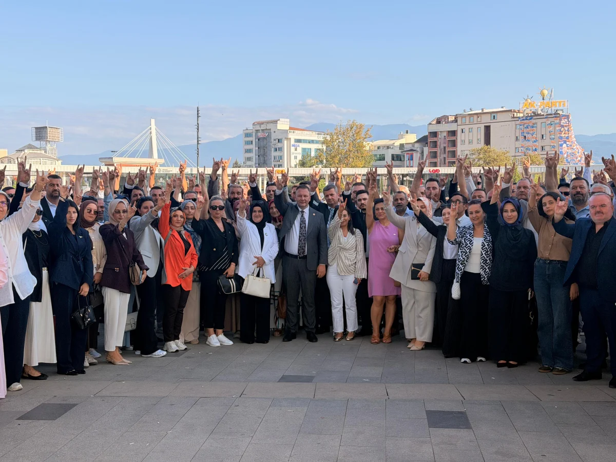 MHP Kocaeli İl Başkanı Enes Emengen, mazbatasını alarak görevine resmen