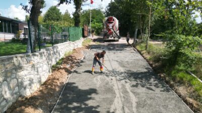 İzmit Belediyesi, Dağköy Mahallesi Merkez Küme Evler Mevkii’nde gerçekleştirdiği beton