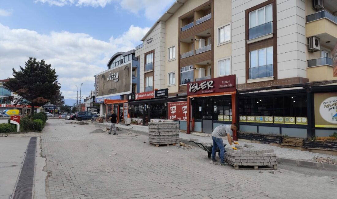 İzmit Belediyesi Yenişehir Mahallesi’nde SEDAŞ çalışmaları sonrası tahrip olan alanlarda