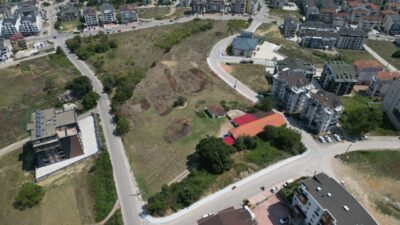 İzmit Belediyesi Fen İşleri Müdürlüğü ekipleri, Gündoğdu Mahallesi Akgüneş Sokak’ta