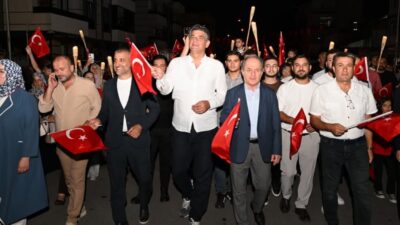 Kartepe’de 30 Ağustos Zafer Bayramı’nın 104’üncü yıl dönümü, fener alayıyla