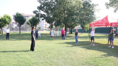 İzmit Belediyesi Gençlik ve Spor Hizmetleri Müdürlüğü tarafından düzenlenen Sağlıklı