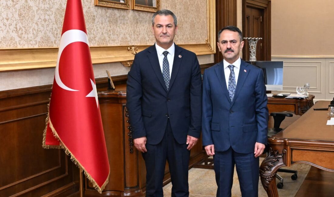 İzmit Belediyesi Başkan Vekili Lütfü Obuz, Kocaeli Valisi İlhami Aktaş’ı