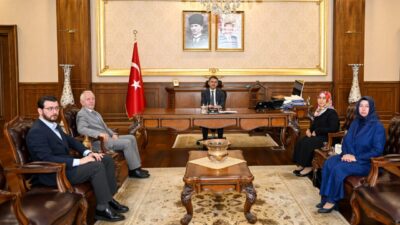 Kocaeli İl Müftüsü Mehmet Sönmezoğlu ve beraberindeki heyet, Mevlid Kandili