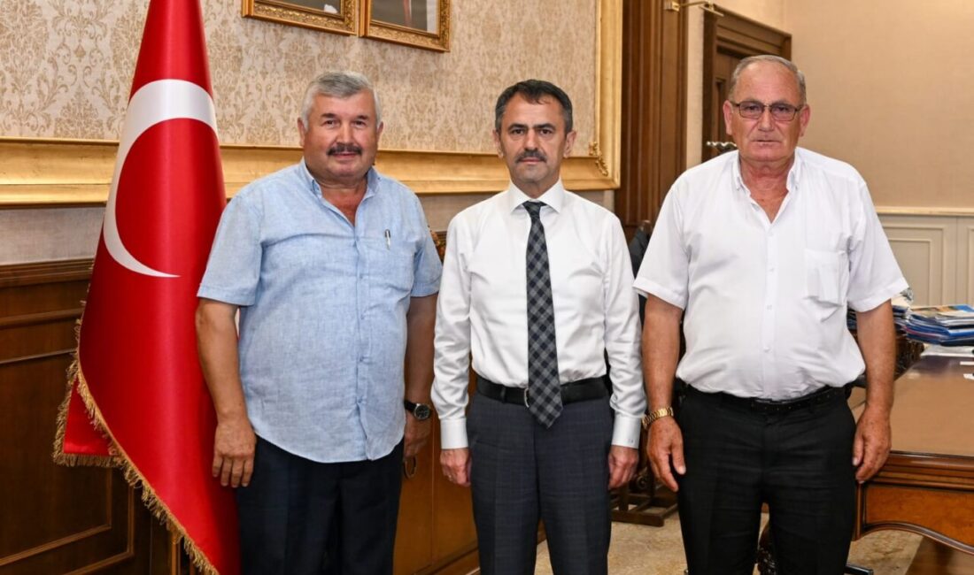 İzmit Hakaniye Mahalle Muhtarı Nihat Sarı ve Bulduk Mahalle Muhtarı