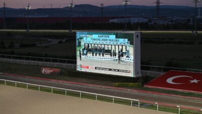 Kocaeli Sanayi Odası’nın geleneksel hale gelen Hipodrom Koşusu, Kartepe Hipodromu’nda