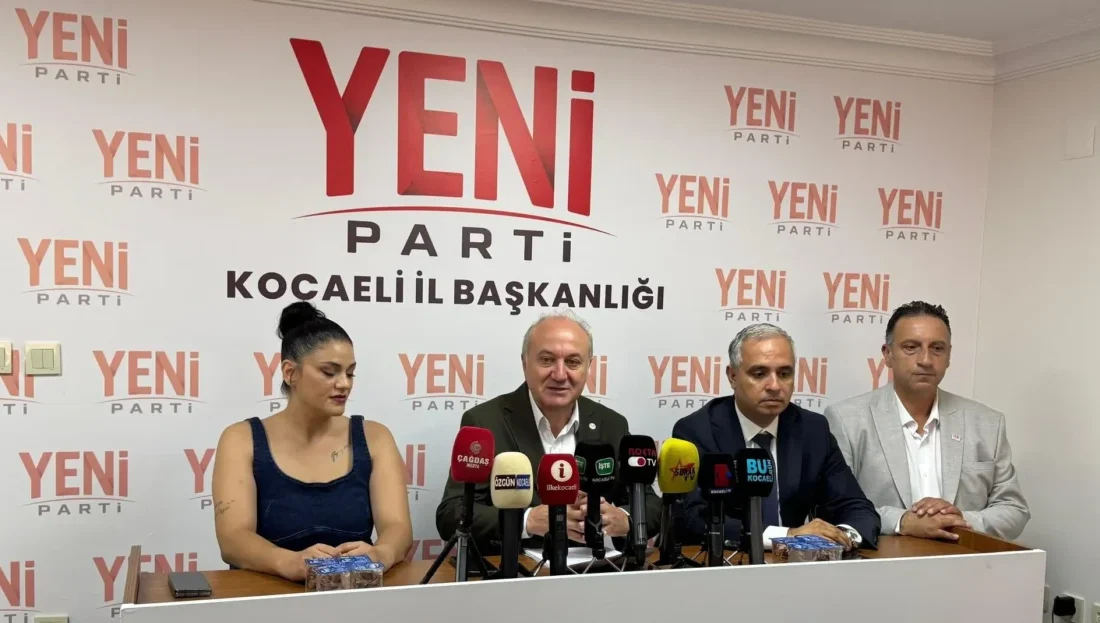 Yeni Parti Kocaeli İl Başkanı Erdem Arcan, düzenlediği basın toplantısında