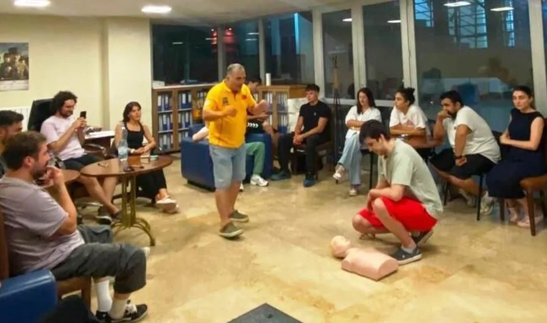 Körfez Belediyesi Çamlıtepe Yüzme Havuzu ve Spor Kompleksi’nde görev yapan