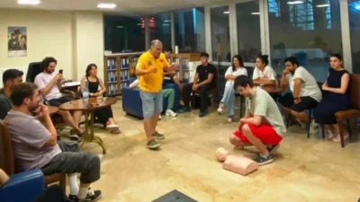 Körfez Belediyesi Çamlıtepe Yüzme Havuzu ve Spor Kompleksi’nde görev yapan