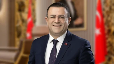 Derince Belediye Başkanı Sertif Gökçe, Cumhuriyet Halk Partisi (CHP) üyeliğinden