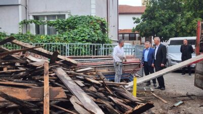 Gölcük Belediyesi, Değirmendere Yalı Evleri bölgesinde bulunan ve kütüphaneye dönüştürülecek