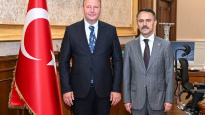 MHP Kocaeli İl Başkanı Enes Emengen, Kocaeli Valisi İlhami Aktaş’ı