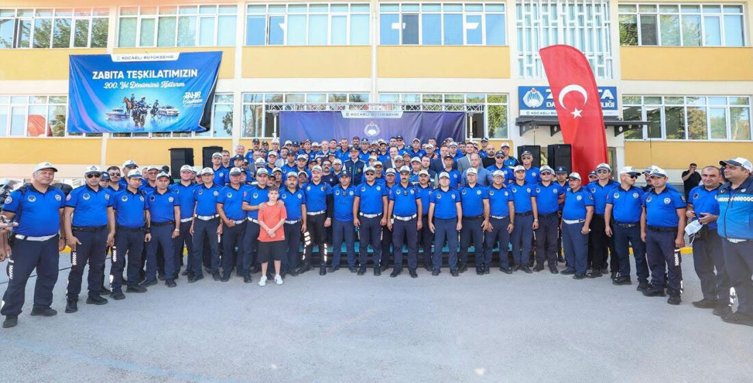 İzmit Belediyesinin çocuk ve gençleri teknolojiyle buluşturmak amacıyla hayata geçirdiği