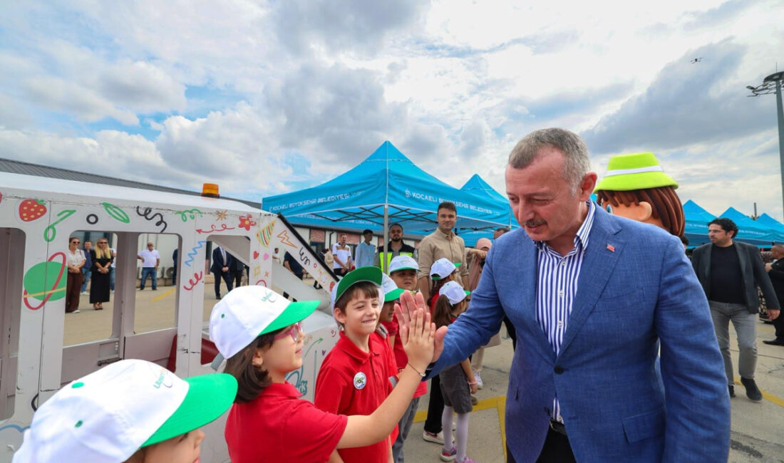 Kocaeli tramvayında yeni dönem başladı. Alikahya Stadyumu’na uzatılan tramvay hattı