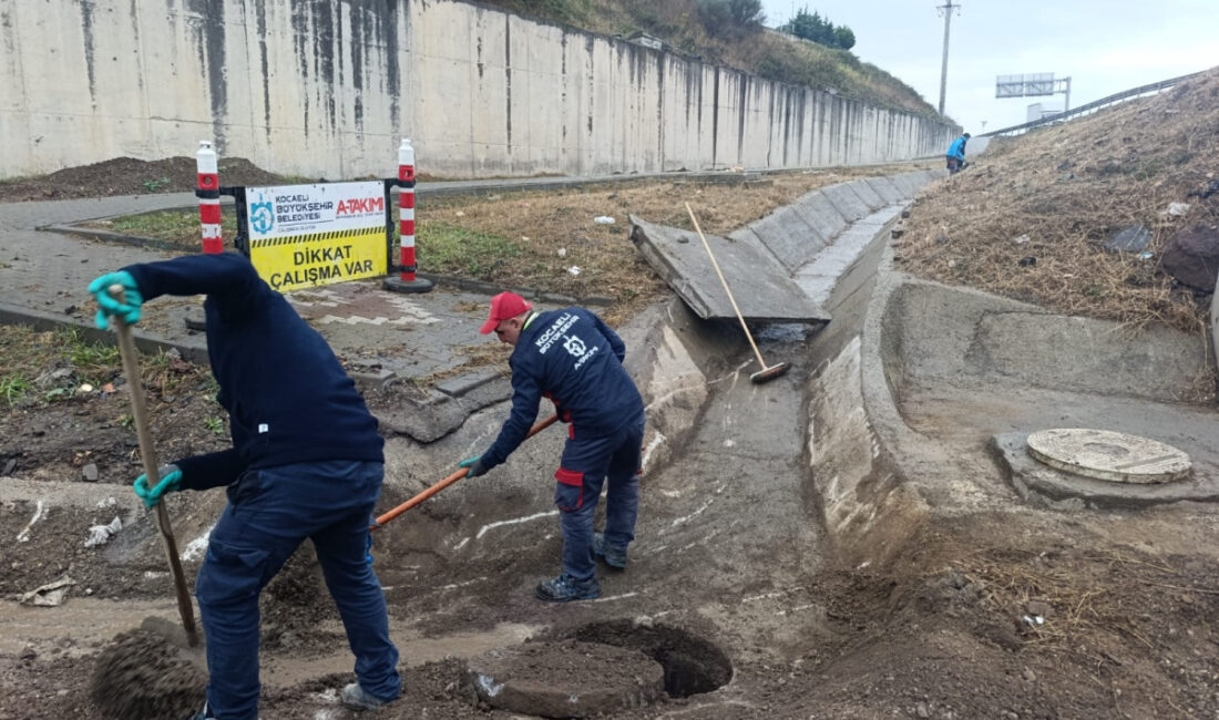 Büyükşehir Belediyesi ekipleri, Kocaeli’de etkili olan yağışlı hava nedeniyle sahadaki