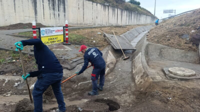 Büyükşehir Belediyesi ekipleri, Kocaeli’de etkili olan yağışlı hava nedeniyle sahadaki
