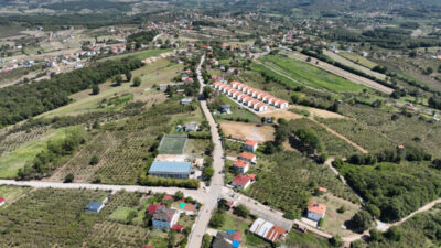 Kocaeli Büyükşehir Belediyesi, kent genelinde sürdürdüğü üstyapı çalışmalarını kırsal mahallelere
