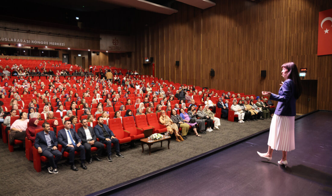 Kocaeli Büyükşehir Belediyesi tarafından ailelerin çocuklarının eğitim süreçlerine daha bilinçli