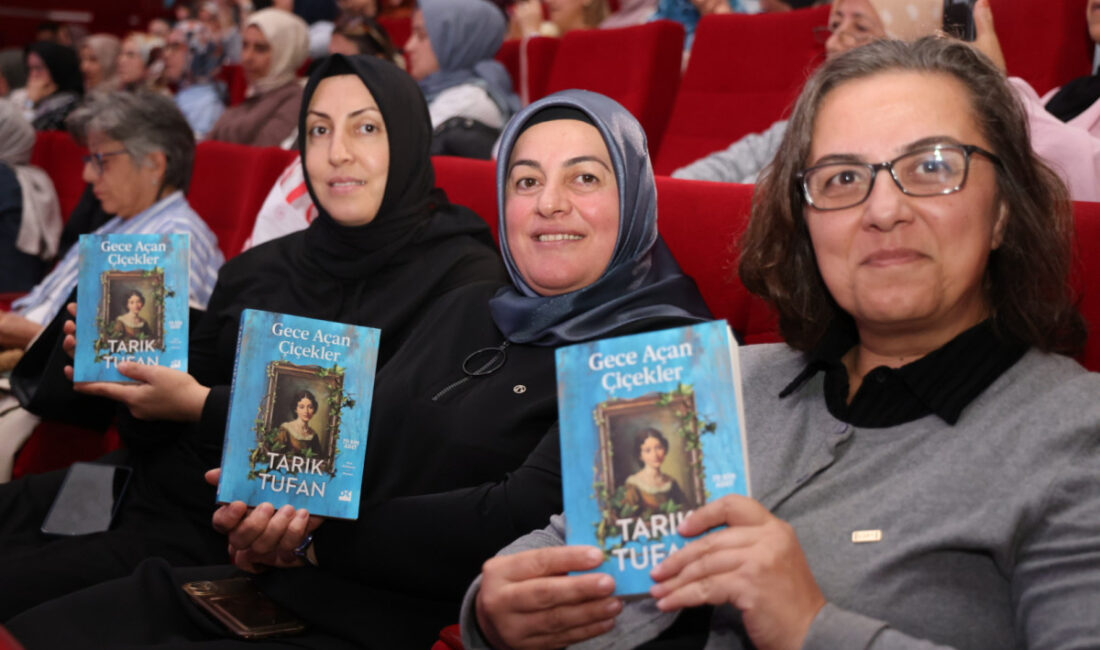 Kocaeli Büyükşehir Belediyesi’nin “Okuyan Şehir Kulübü”, edebiyat ve kitap tutkunlarını