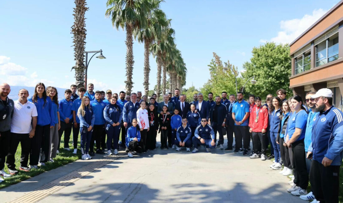 Kocaeli Büyükşehir Belediye Başkanı Tahir Büyükakın, ulusal ve uluslararası şampiyonalarda