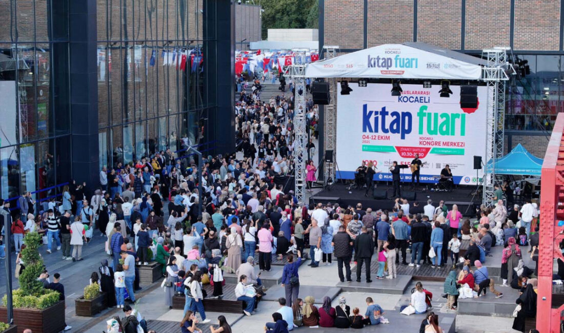 Söyleşileri ve etkinlikleriyle büyük ilgi gören Uluslararası 16. Kocaeli Kitap