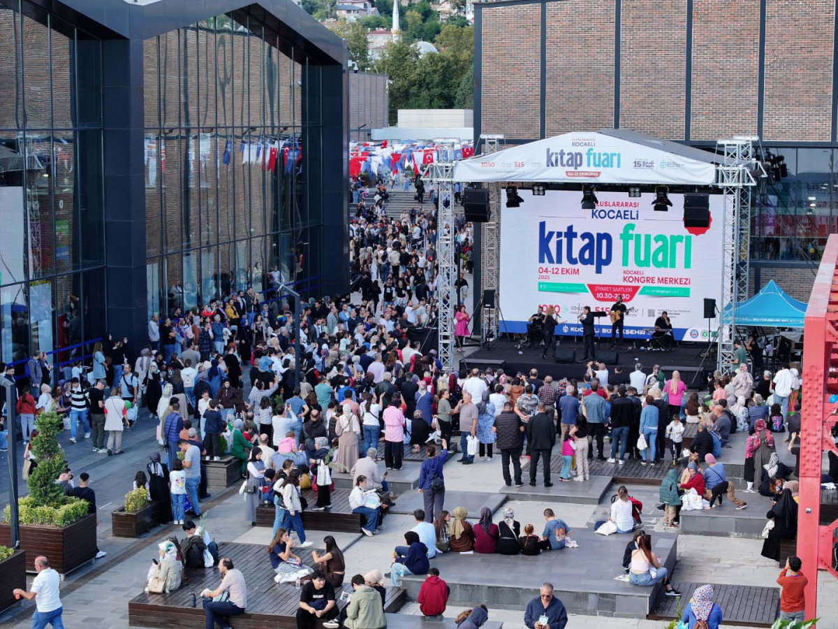 Kocaeli Büyükşehir Belediyesi’nin düzenlediği Uluslararası 16. Kocaeli Kitap Fuarı, kitapların