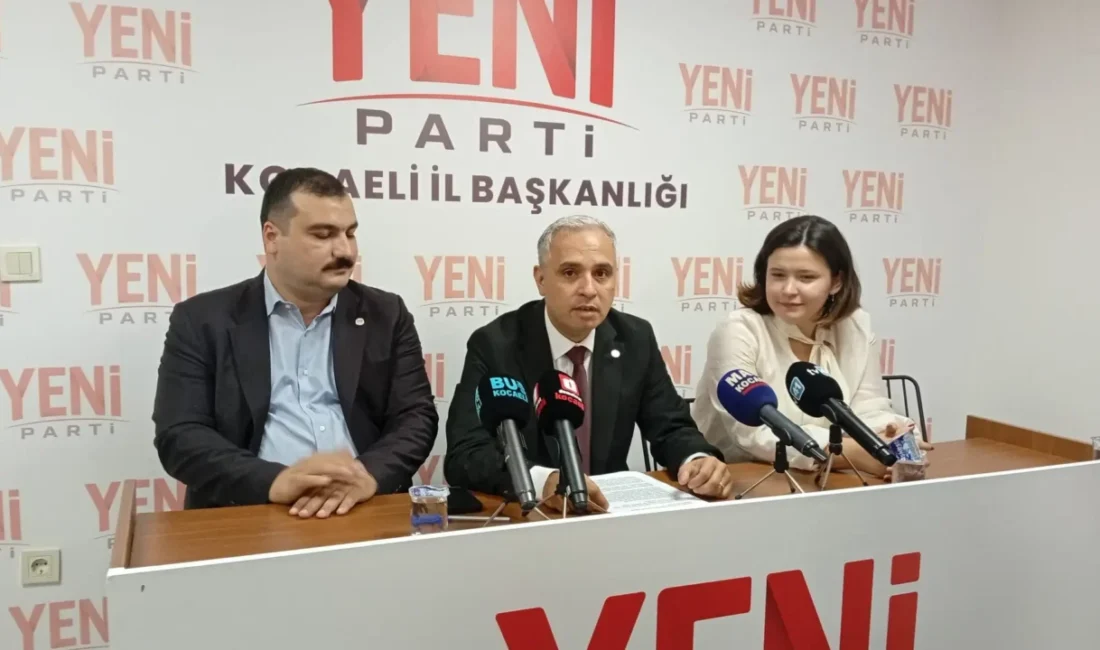 Yeni Parti İzmit Kurucu İlçe Başkanı Merih Kuruçelik, düzenlediği basın