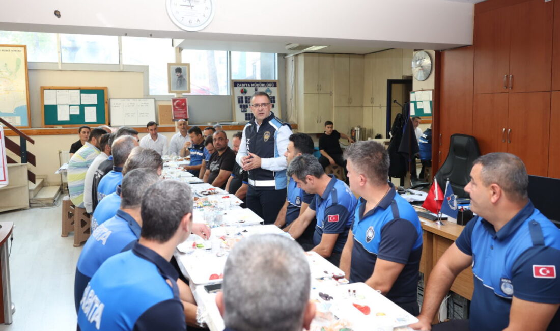 Derince Belediye Başkanı Av. Sertif Gökçe, Zabıta Haftası dolayısıyla düzenlenen