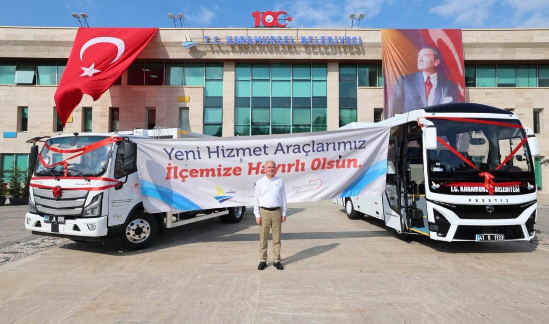 Karamürsel Belediyesi, 29+1 kişilik yeni otobüs ile çöp kamyonunu hizmet