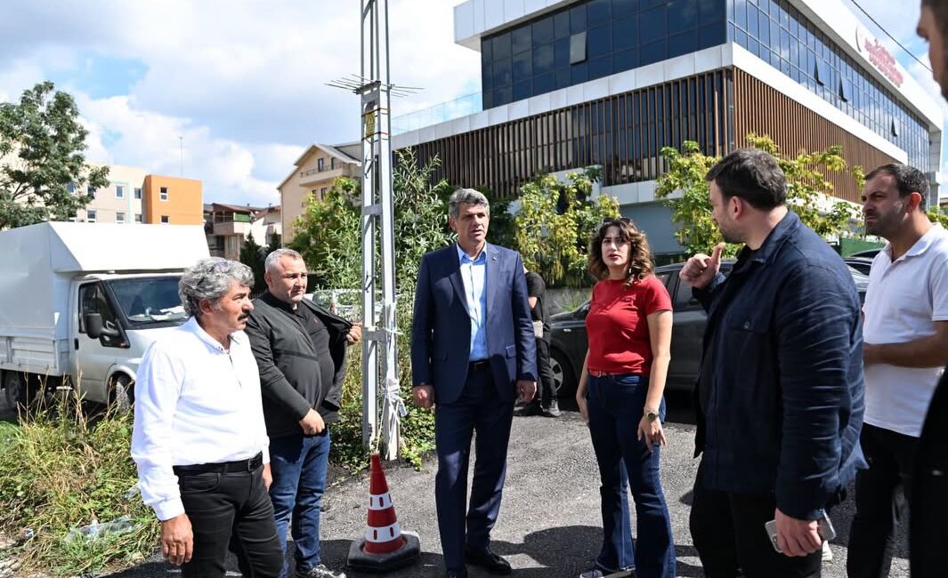 Kartepe Belediye Başkanı Av. M. Mustafa Kocaman, farklı mahallelerde yürütülen