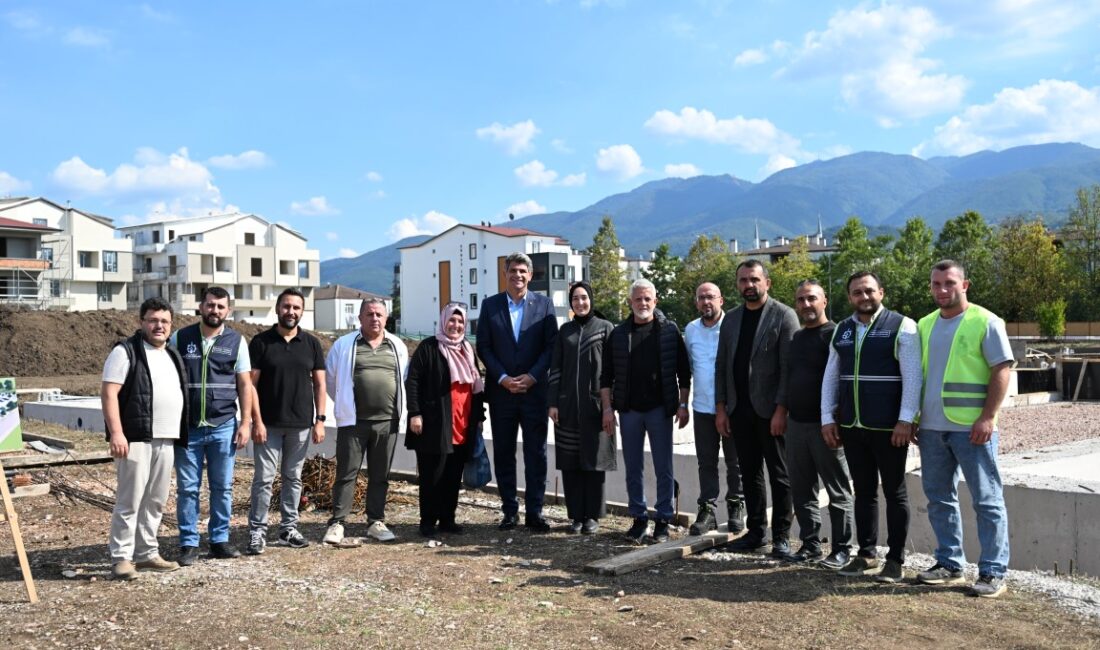 Kartepe Belediye Başkanı Av. M. Mustafa Kocaman, Ataşehir Mahallesi’nde yapımına