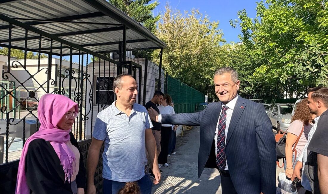 İzmit Belediyesi Başkan Vekili Lütfü Obuz, KPSS’ye giren adayları sınav