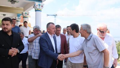 Kocaeli Büyükşehir Belediye Başkanı Tahir Büyükakın, bugün Karamürsel’deydi. Büyükşehir desteği