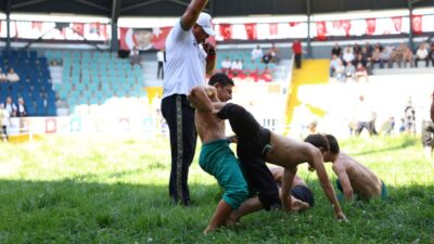 Derince Belediyesi'nin ev sahipliğinde 23'üncüsü gerçekleştirilen Taşköprü Hasat Sonu Festivali